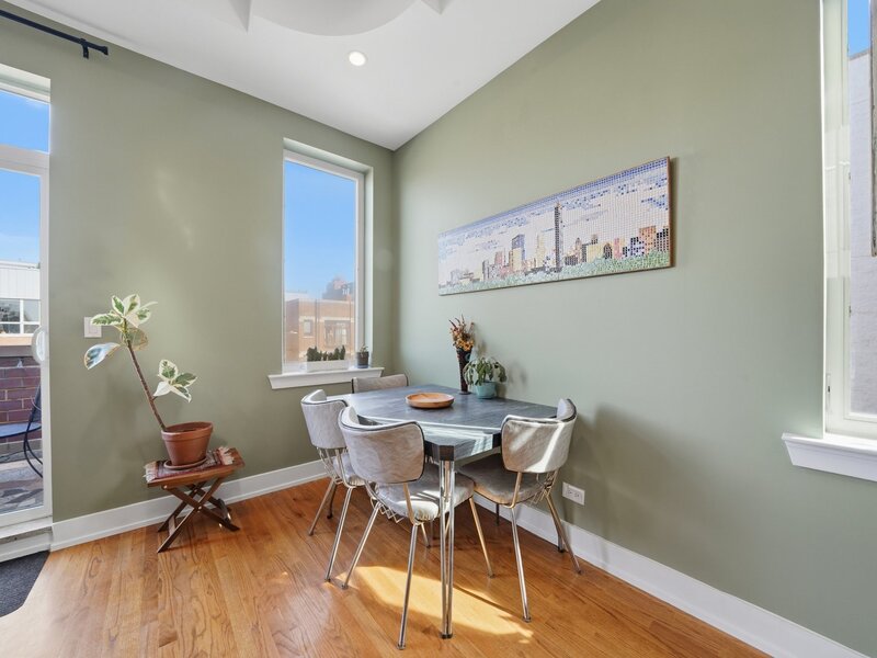 2435 W Augusta Boulevard Chicago IL 60622