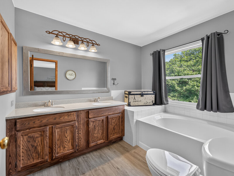 3930 Peartree Drive Lake In The Hills IL 60156