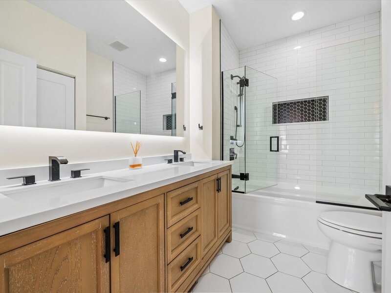 865 N May Street Chicago IL 60642
