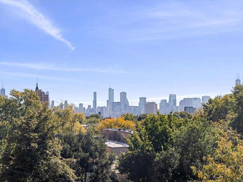 2247 W Wabansia Avenue Chicago IL 60647