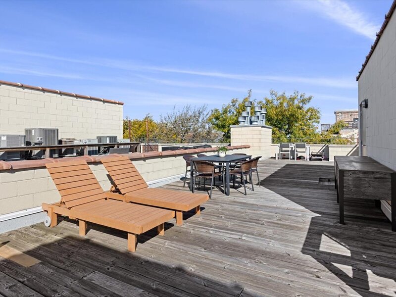 2247 W Wabansia Avenue Chicago IL 60647