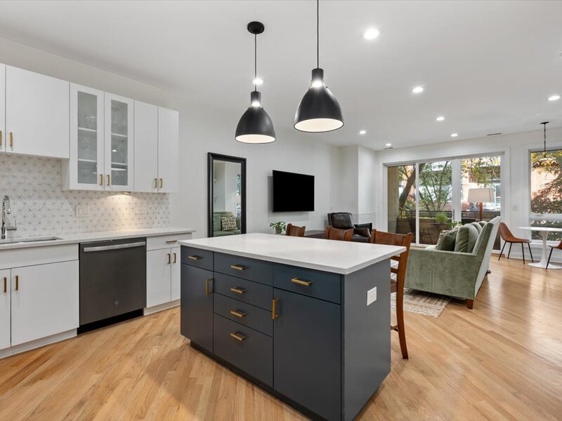 2247 W Wabansia Avenue Chicago IL 60647