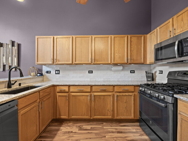 347 Gladstone Lane Elgin IL 60120