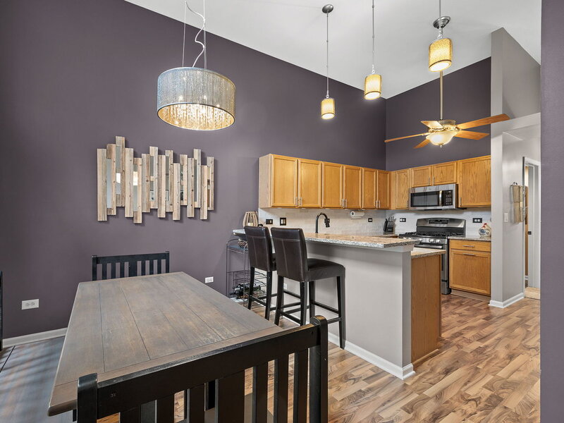 347 Gladstone Lane Elgin IL 60120