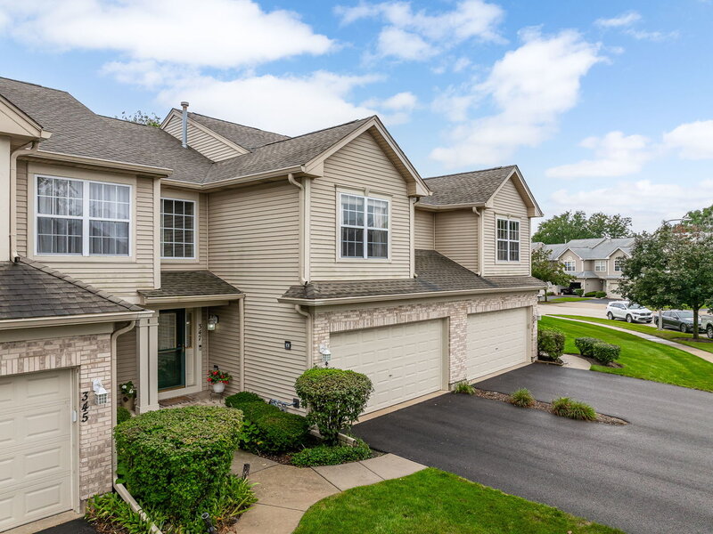 347 Gladstone Lane Elgin IL 60120