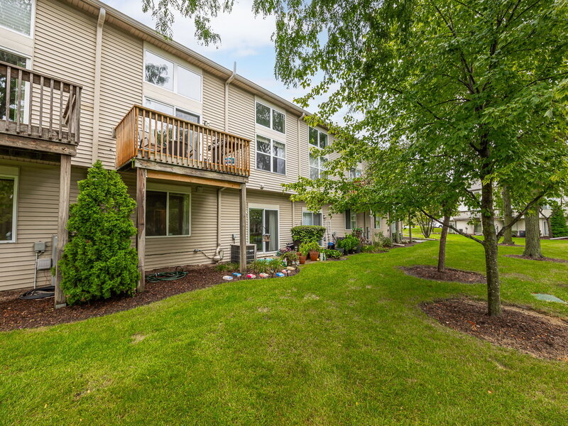 347 Gladstone Lane Elgin IL 60120