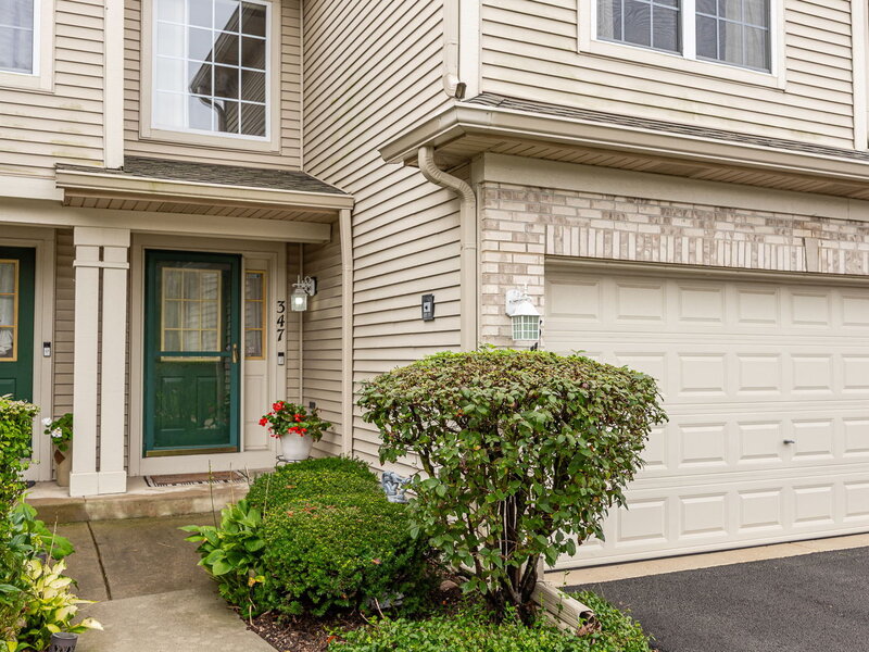 347 Gladstone Lane Elgin IL 60120