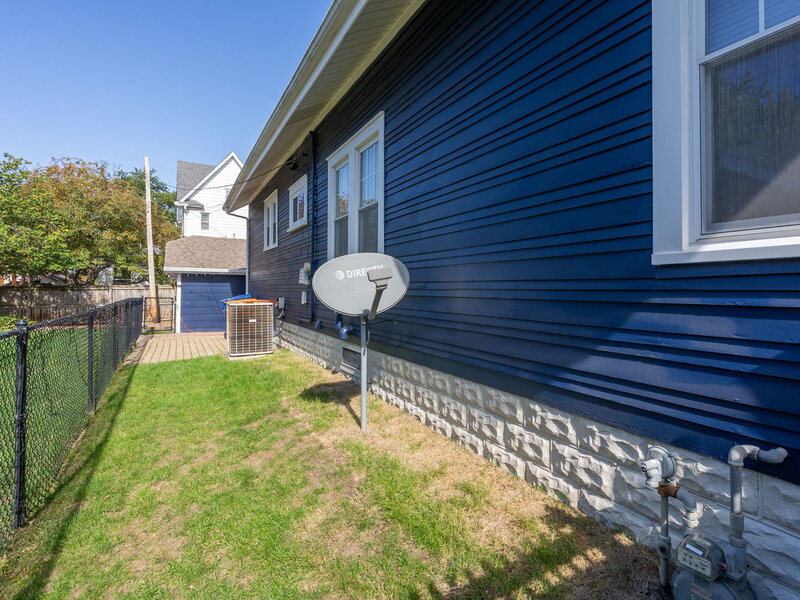2604 Davenport Avenue Davenport IA 52803