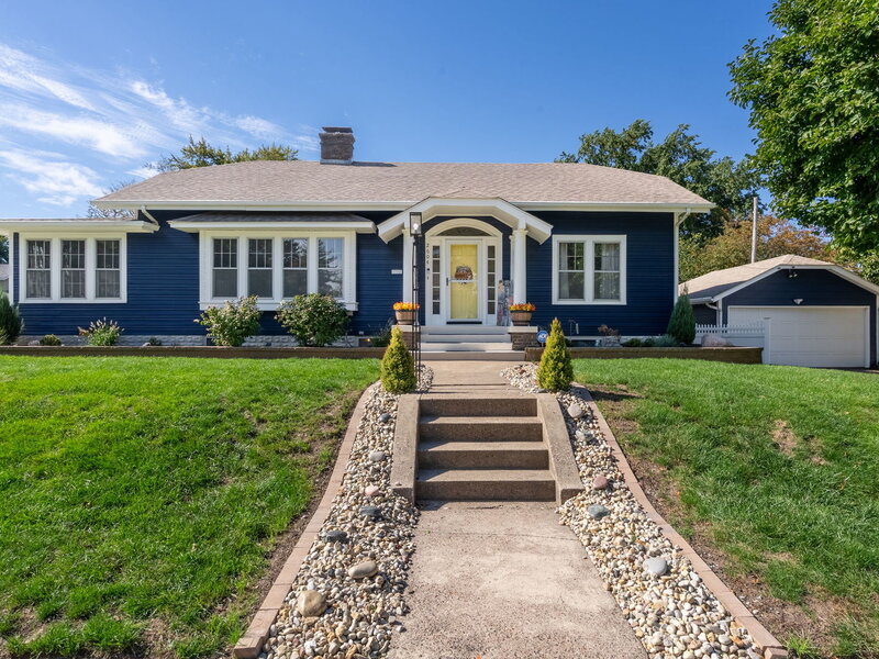 2604 Davenport Avenue Davenport IA 52803