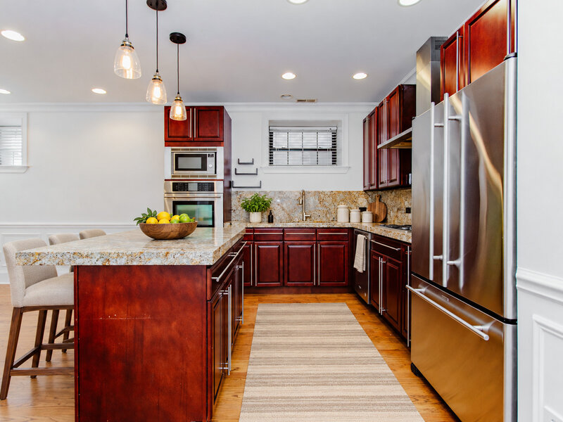 842 W Belle Plaine Avenue Chicago IL 60613