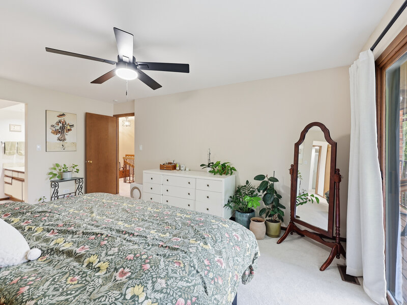821 Oakton Street Elk Grove Village IL 60007