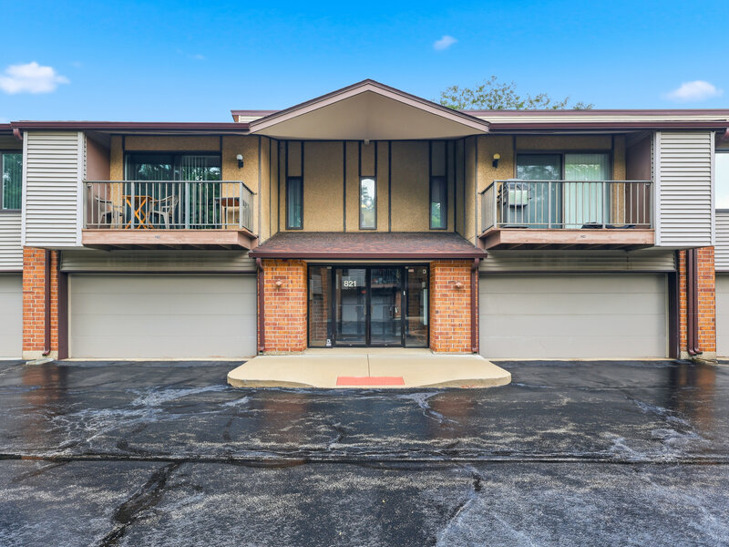 821 Oakton Street Elk Grove Village IL 60007