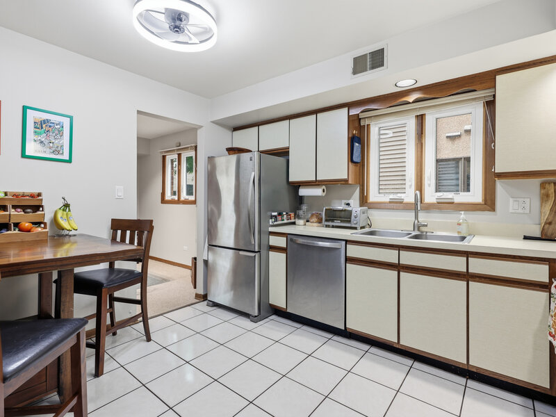 821 Oakton Street Elk Grove Village IL 60007