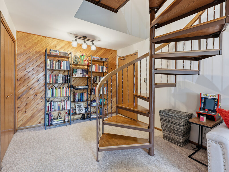 821 Oakton Street Elk Grove Village IL 60007