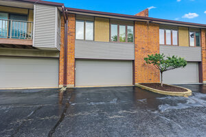 Photo of 821 Oakton Street Elk Grove Village IL 60007 Unit 104