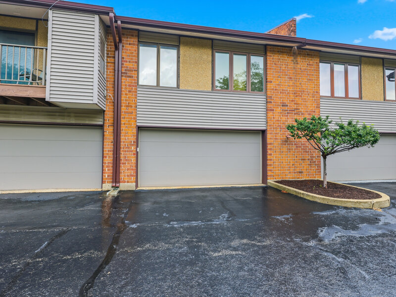 821 Oakton Street Elk Grove Village IL 60007