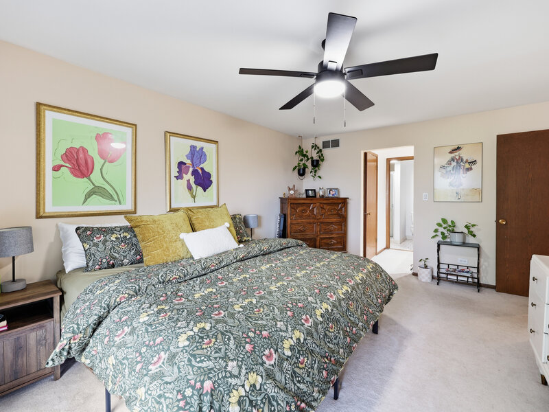 821 Oakton Street Elk Grove Village IL 60007