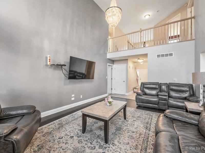 885 Stockbridge Place Elgin IL 60120