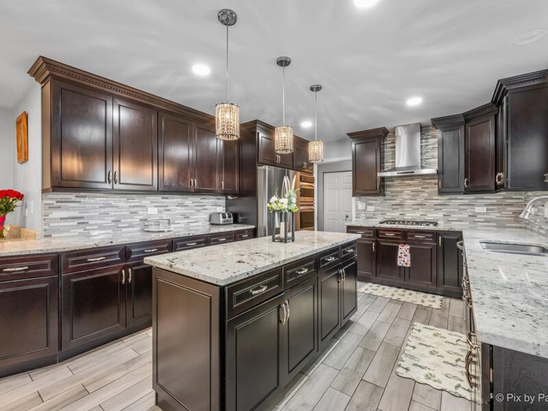 885 Stockbridge Place Elgin IL 60120