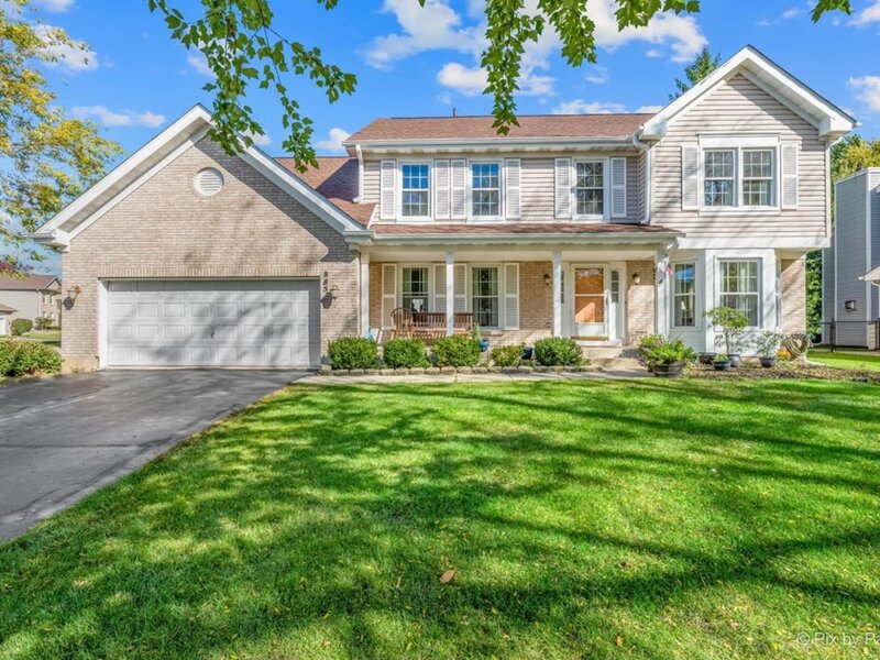 885 Stockbridge Place Elgin IL 60120