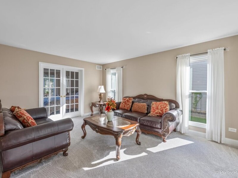 885 Stockbridge Place Elgin IL 60120
