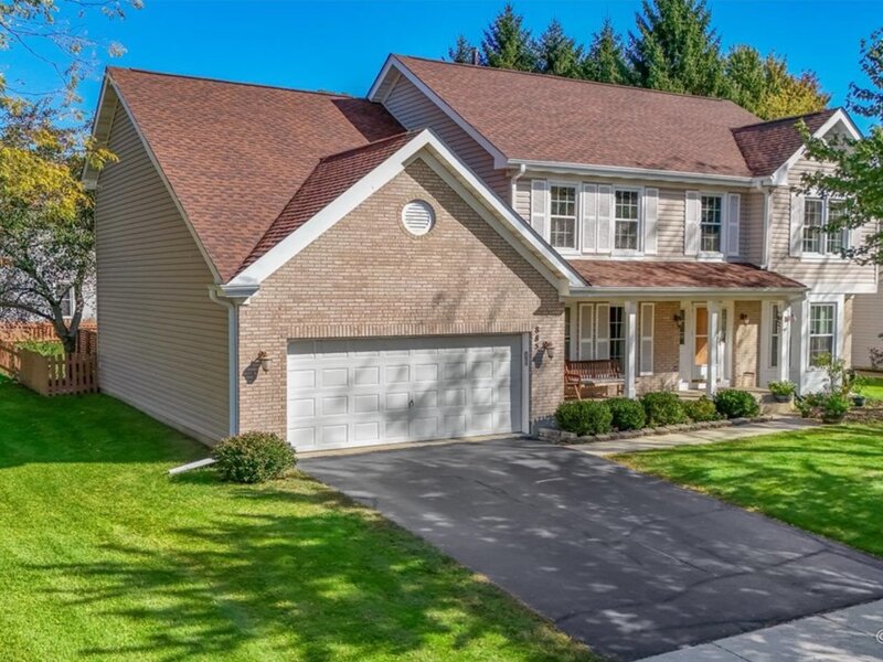 885 Stockbridge Place Elgin IL 60120