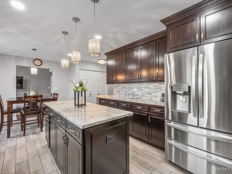 885 Stockbridge Place Elgin IL 60120