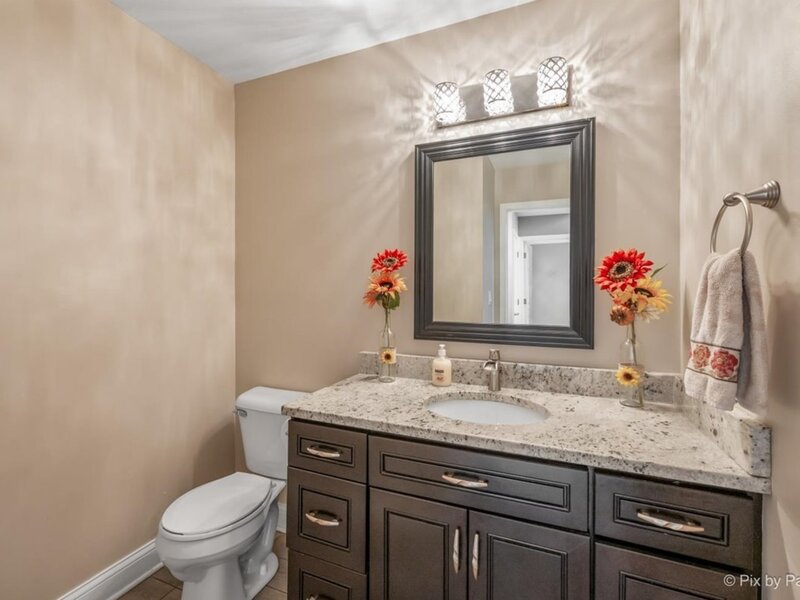 885 Stockbridge Place Elgin IL 60120