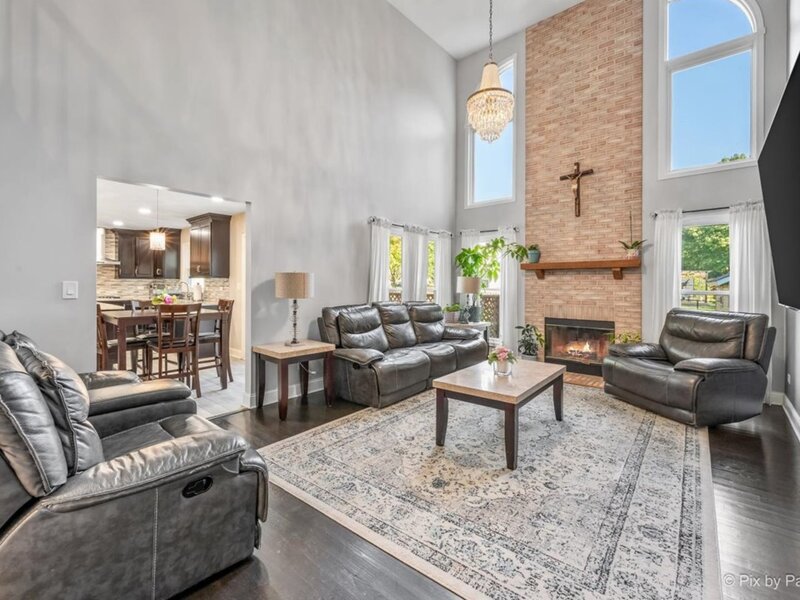 885 Stockbridge Place Elgin IL 60120
