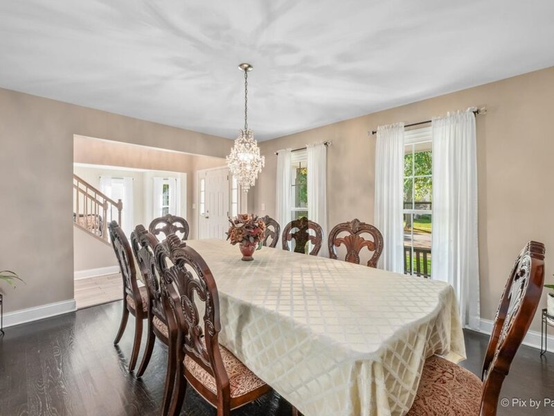 885 Stockbridge Place Elgin IL 60120