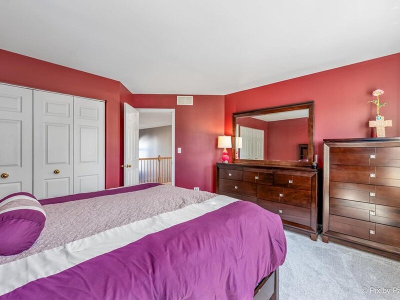 885 Stockbridge Place Elgin IL 60120