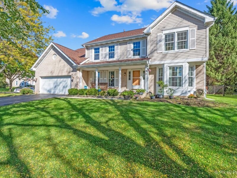 885 Stockbridge Place Elgin IL 60120