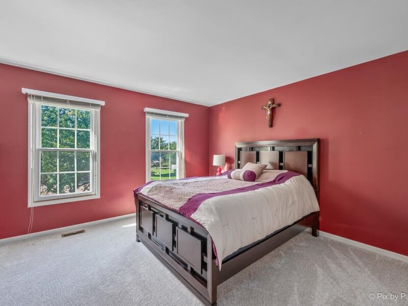 885 Stockbridge Place Elgin IL 60120