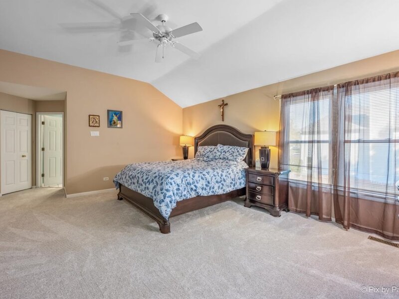 885 Stockbridge Place Elgin IL 60120