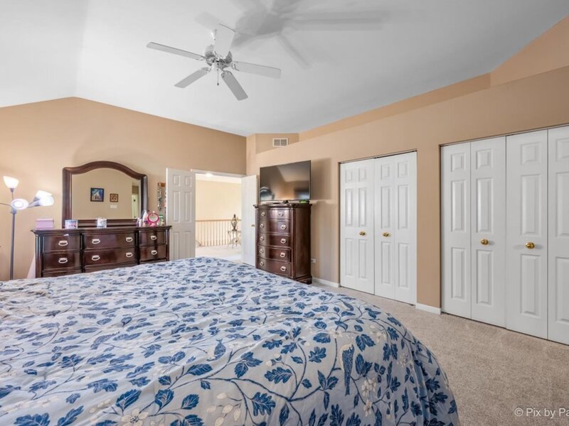 885 Stockbridge Place Elgin IL 60120