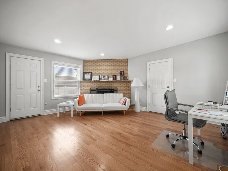 9157 S Avers Avenue Evergreen Park IL 60805