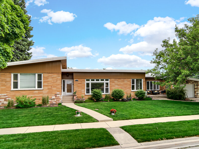 9157 S Avers Avenue Evergreen Park IL 60805