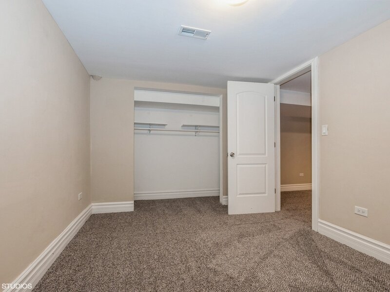 9157 S Avers Avenue Evergreen Park IL 60805