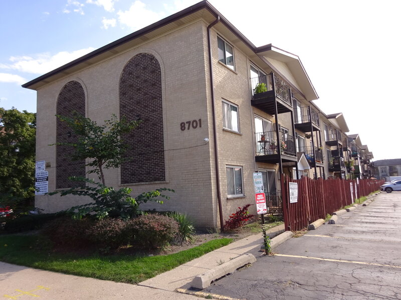 8701 W Foster Avenue Chicago IL 60656
