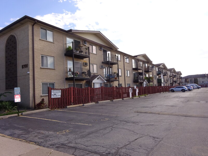 8701 W Foster Avenue Chicago IL 60656
