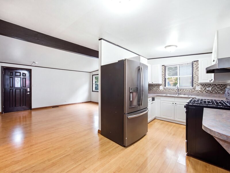 448 S Lake Shore Drive Mundelein IL 60060