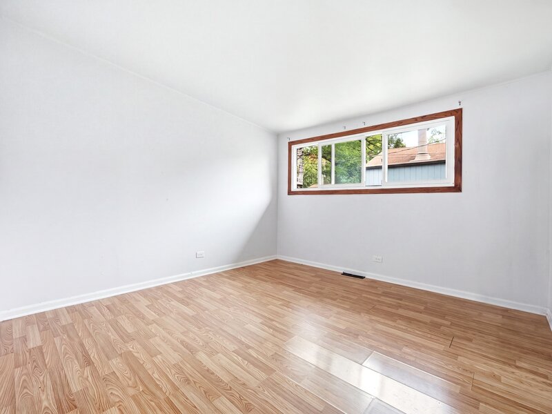 448 S Lake Shore Drive Mundelein IL 60060