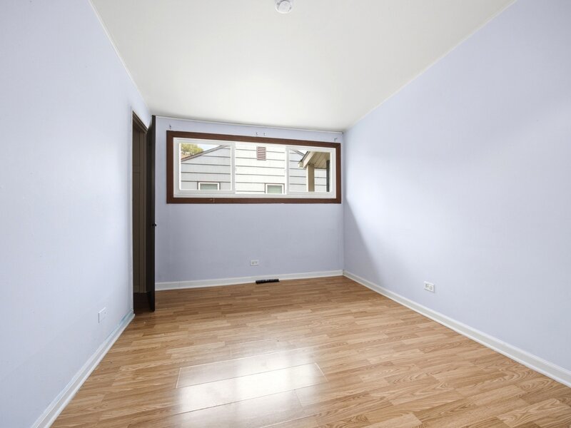 448 S Lake Shore Drive Mundelein IL 60060