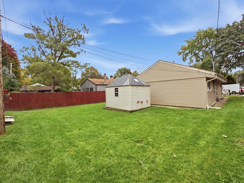 448 S Lake Shore Drive Mundelein IL 60060