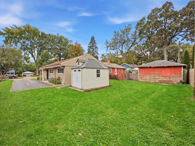 448 S Lake Shore Drive Mundelein IL 60060