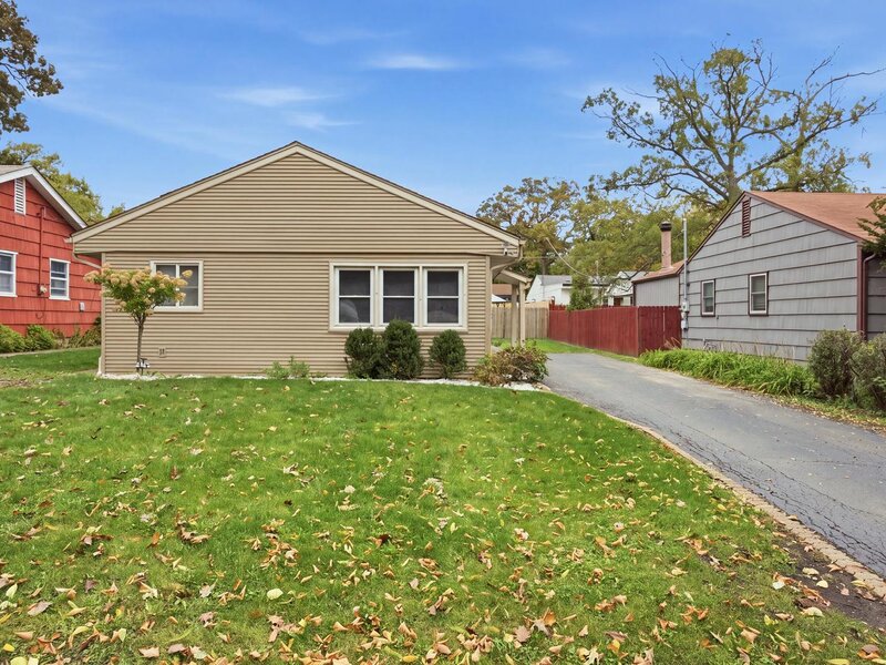 448 S Lake Shore Drive Mundelein IL 60060
