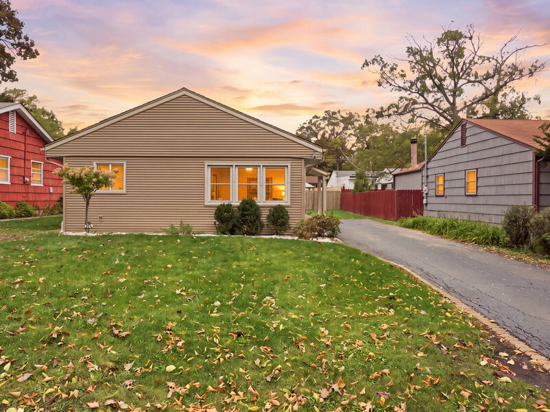 448 S Lake Shore Drive Mundelein IL 60060