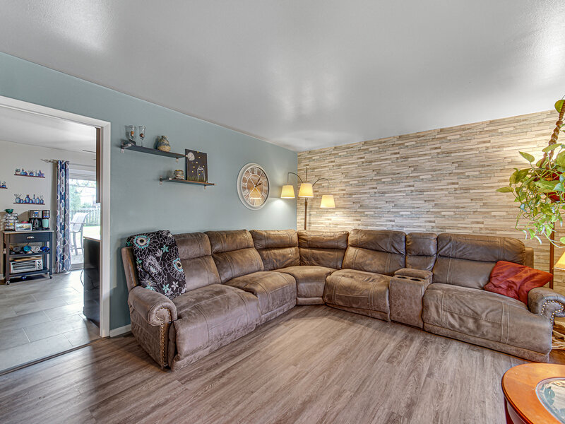 741 Surrey Drive Streamwood IL 60107