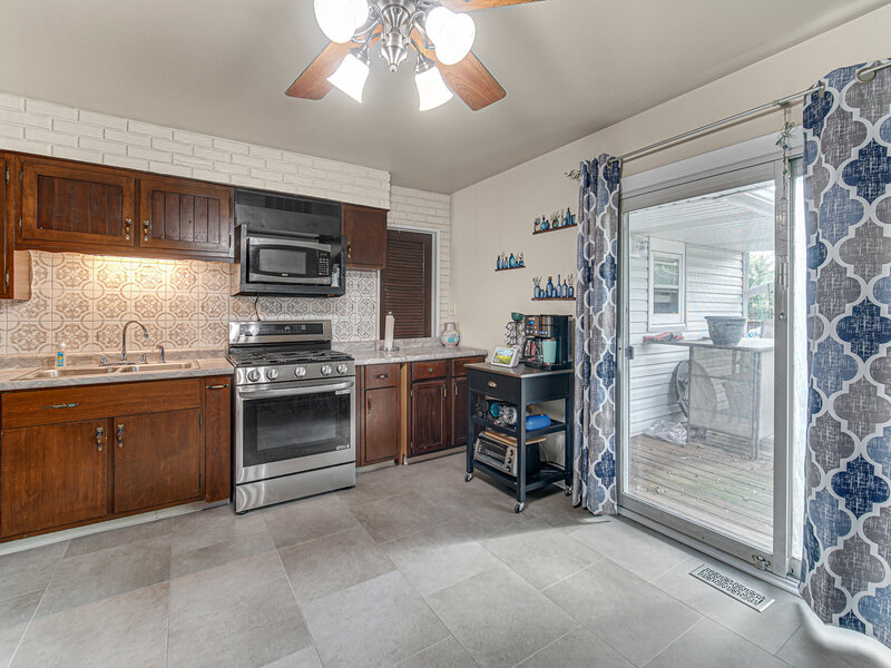 741 Surrey Drive Streamwood IL 60107