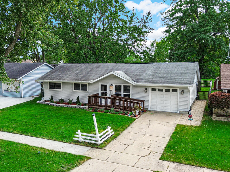 741 Surrey Drive Streamwood IL 60107